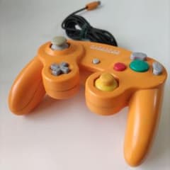 ゲームキューブ専用 コントローラー オレンジ 任天堂純正のサムネイル