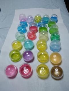 ガチャガチャ空カプセルのサムネイル