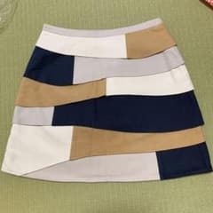 リリーブラウン　ミニスカートのサムネイル