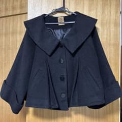 ショート丈コートTnewties トゥエンティーズ 〈本物そっくりのリンゴ