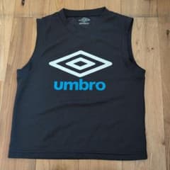 まー様専用umbro ノースリーブシャツ 黒 140のサムネイル