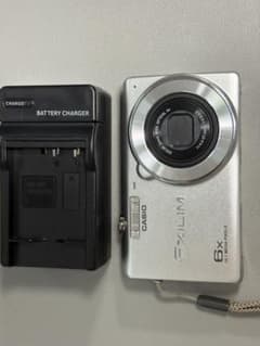 CASIO EXILIM EX-Z880 CCD レトロデジカメ 稼動品　充電器 CASIO EXILIM EX-Z880デジタルカメラ 充電器付 作例あり - メルカリ