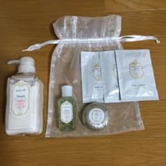 【デタイユ ラ メゾン】ボディミルクなど6点セット（新品）のサムネイル