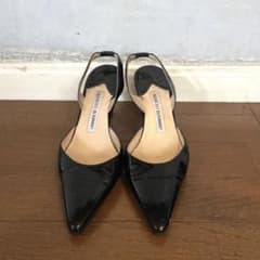 マノロブラニク エナメル バックストラップパンプス 37 23.5のサムネイル
