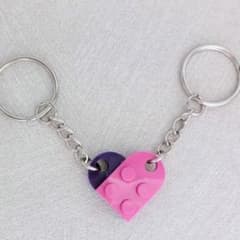 【紫×濃ピンク】レゴ風ブロックハートキーホルダー♡イニシャル無verのサムネイル