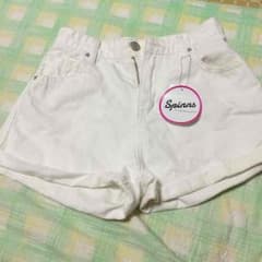 ひな様 専用＊SPINNS 白 ショーパンのサムネイル