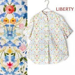 LIBERTYタナローン merci フリル襟 半袖ブラウス リバティ 花柄 LIBERTYタナローン merci フリル襟 半袖ブラウス リバティ 花柄 - メルカリ