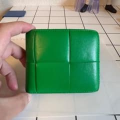 BOTTEGA VENETA ボッテガヴェネタ カセット 二つ折り財布 グリーンのサムネイル
