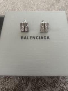 BALENCIAGA シルバーのウィメンズ NANO スタッド XS ピアス - メルカリ