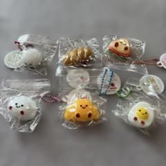 ふわもちミニスクイーズ アクリルキーホルダー 6種セットのサムネイル