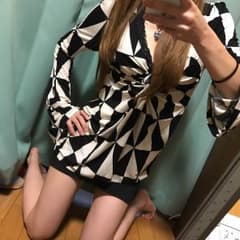ベル袖☆ゆるピタワンピのサムネイル