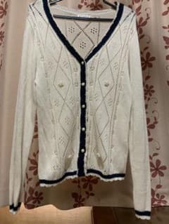 axes femme カーディガン 生成のサムネイル