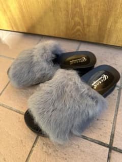 ファー付きサンダルのサムネイル