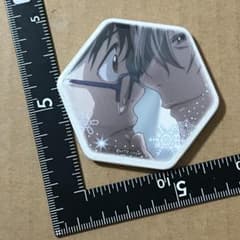 ユーリ!!! on ICE 銀盤缶バッジコレクション 勇利 ヴィクトル - メルカリ