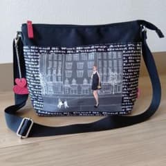 【新品】 Reiko Aoki New Yorkショルダーバッグハートチャーム付のサムネイル