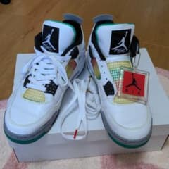 NIKE WMNS AIR JORDAN 4 RETROのサムネイル