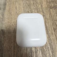 Apple AirPods 第1世代　充電ケース 本体のサムネイル