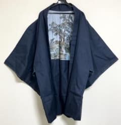男性用羽織 着物 紺色 裏地風景画 和柄 レトロ リメイク素材 古着のサムネイル