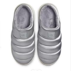 NIKE ナイキ 24㎝シルバー バロウ クッションスリッパのサムネイル