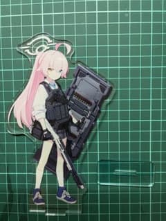 ブルーアーカイブ　ホシノ　アクリルスタンドのサムネイル