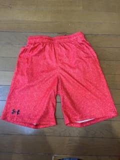 Under Armour レッドハーフパンツ YXL 160のサムネイル
