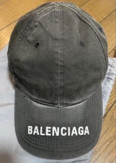 新品未使用 BALENCIAGA ブラック ベースボールキャップのサムネイル