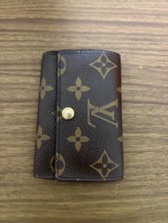 LOUIS VUITTON モノグラム キーケースのサムネイル