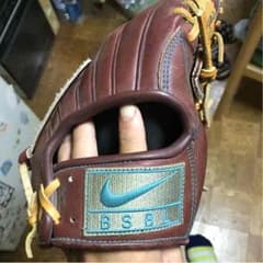 ナイキのグローブのサムネイル