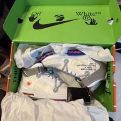 Off-White Nike Air Force 1 Midのサムネイル