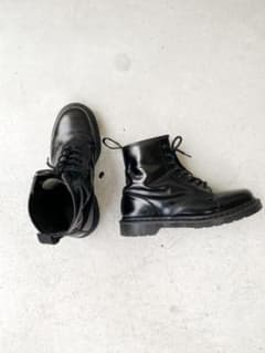 本当の最終値下げ　レア✨真っ黒 Dr.martens 8ホール　UK8のサムネイル