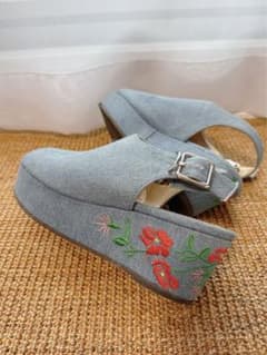 春　ジーンズ　デニム　厚底　刺繍　靴　花　M  ブロック ヒール　サンダル　青のサムネイル