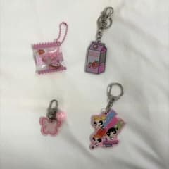 キーホルダー　ピンク系統のサムネイル