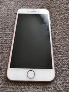 【9/13限定値下げ！ジャンク品】iPhone 7  128 GBのサムネイル