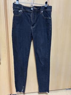 スキニーデニムパンツ スリット入りのサムネイル