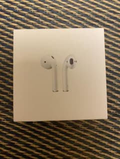 Apple AirPods with charging caseのサムネイル