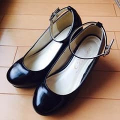 エナメルパンプスのサムネイル