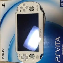 【えずらん様専用】 PS vita Wi-Fiモデル ＋ ソフトのサムネイル