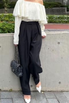 週末セールcygne　サテンコクーンパンツ　juline 新品のサムネイル