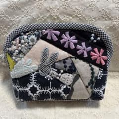 ハンドメイド☆パッチワーク刺繍ポーチ ミナペルホネン クロッチくん