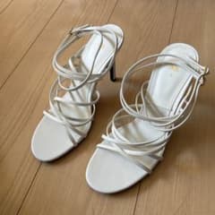 ZARA ストラップヒールサンダル ホワイト 38のサムネイル