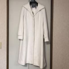 クードチャンス   白いロングコートのサムネイル