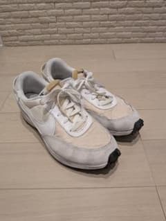 NIKE スニーカー ホワイト ベージュのサムネイル