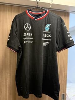 新品 メルセデスAMGペトロナス F1 2024 チームTシャツ M 黒のサムネイル