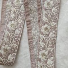 布地　くすみピンク　１ｍ　インド刺繍リボンのサムネイル