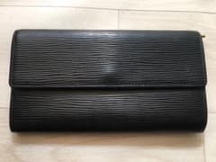 ルイヴィトン エピ 長財布のサムネイル