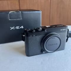 FUJIFILM X-E4 ボディ ブラック ミラーレス一眼 - メルカリ