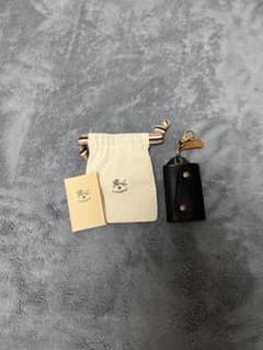 IL BISONTE キーケース ブラックのサムネイル