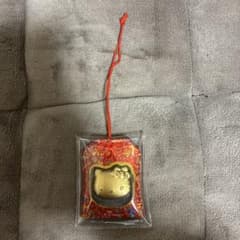 ハローキティ お守り型ストラップ 金色 - メルカリ
