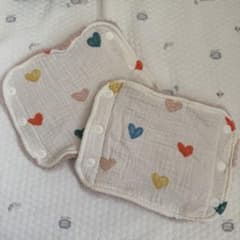 （ハンドメイド）抱っこ紐用 よだれカバー ハート柄のサムネイル