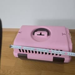 ペット用キャリーケース ピンク 通気口付きのサムネイル
